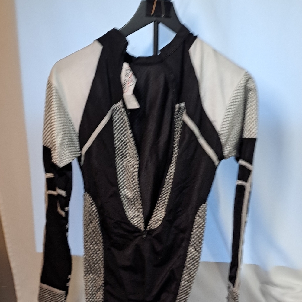 Chic Black and White Women's Jumpsuit - Picture 9 of 12